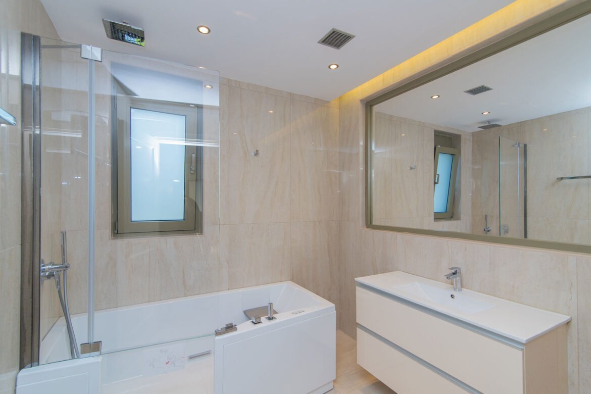 Bathroom & Showers Villa Giouli