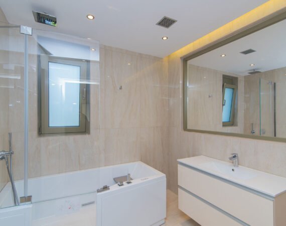 Bathroom & Showers Villa Giouli